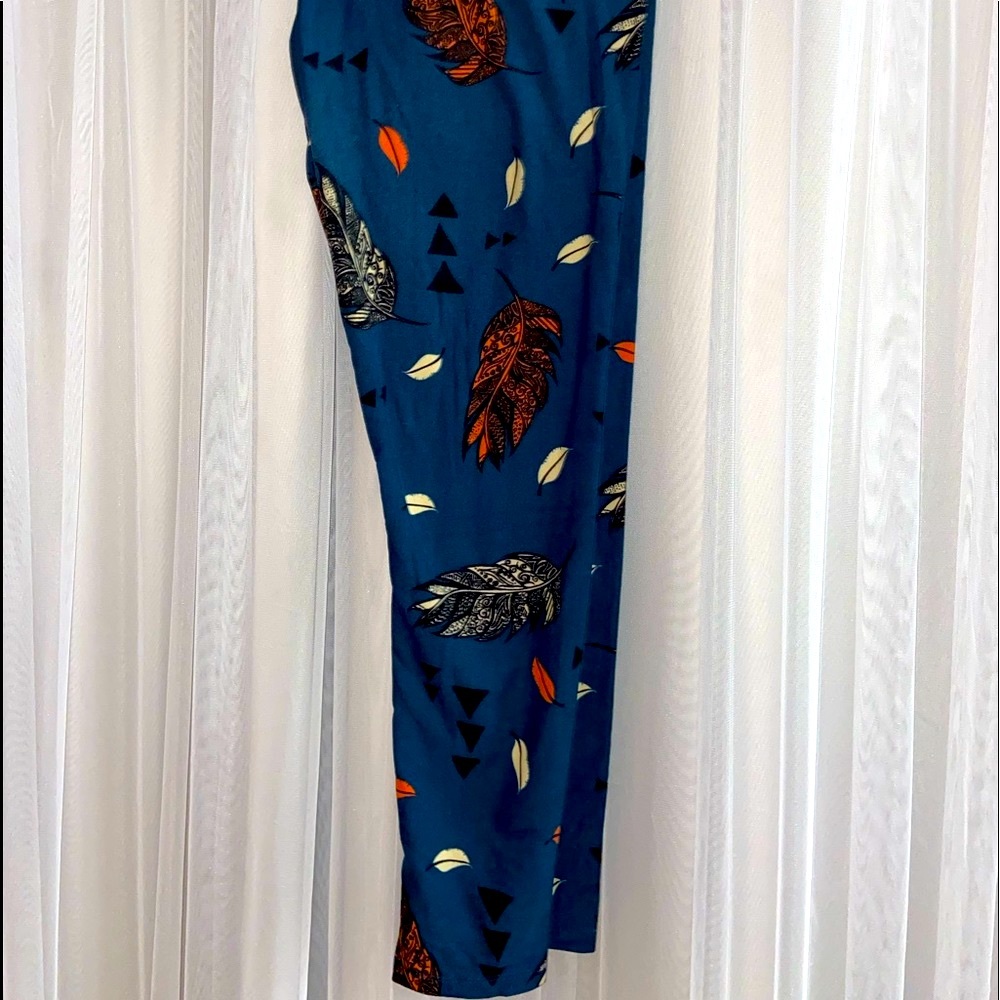 NWOT LULAROE LEGGINGS